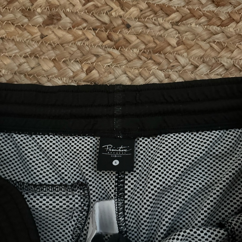MENS PRIMITIVE SHORTS - Picture 4 of 8